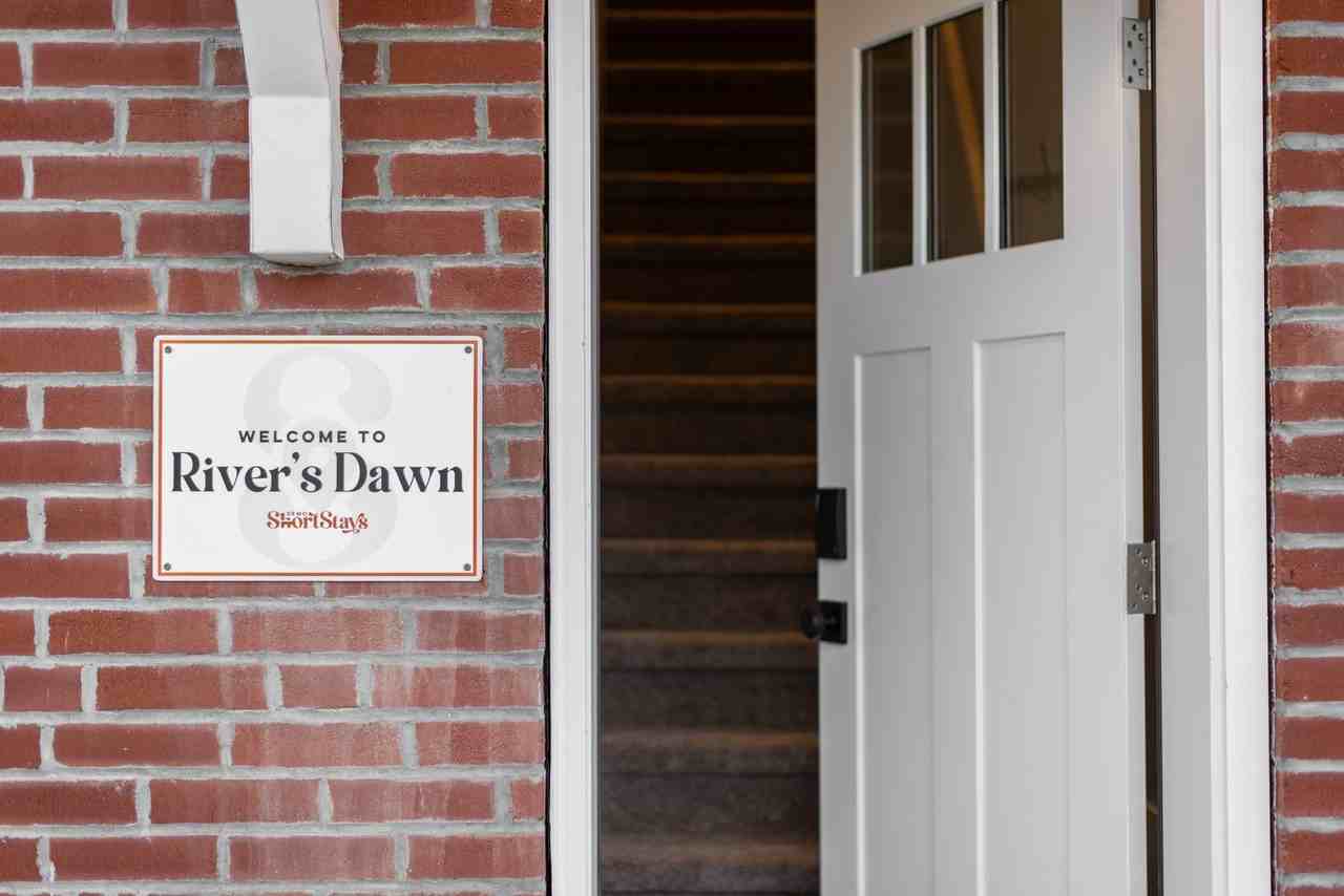 231 Good Hope St #DAWN - Photo 2 of 12