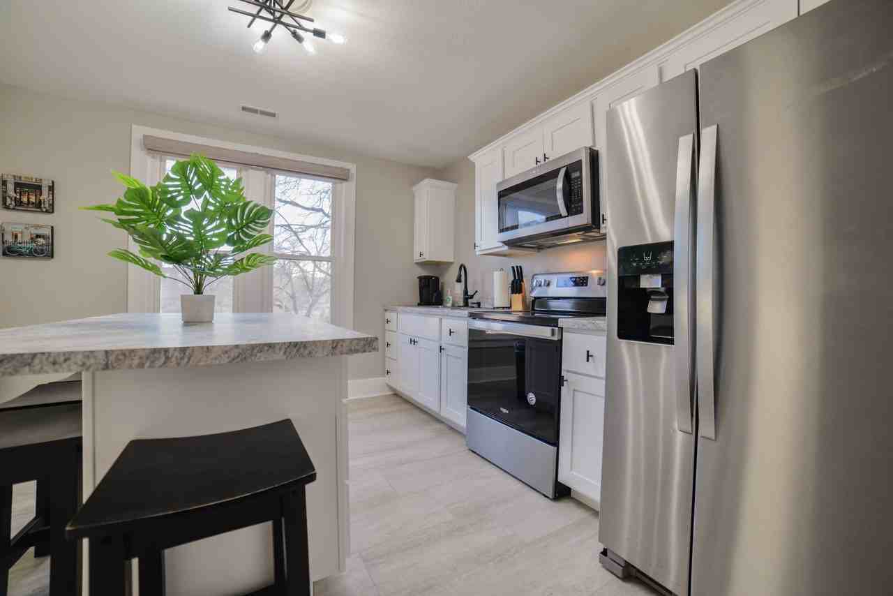 231 Good Hope St #DAWN - Photo 3 of 12