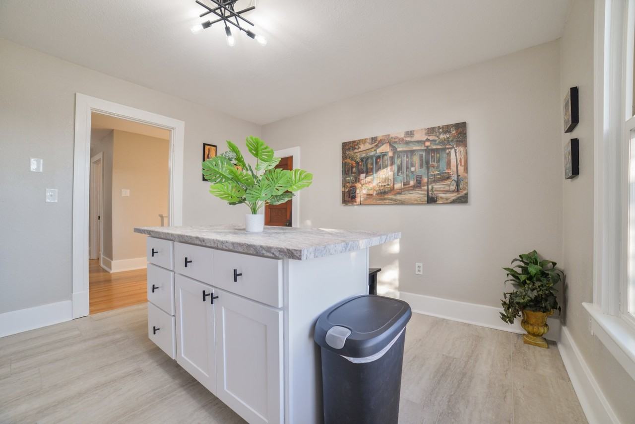 231 Good Hope St #DAWN - Photo 4 of 12