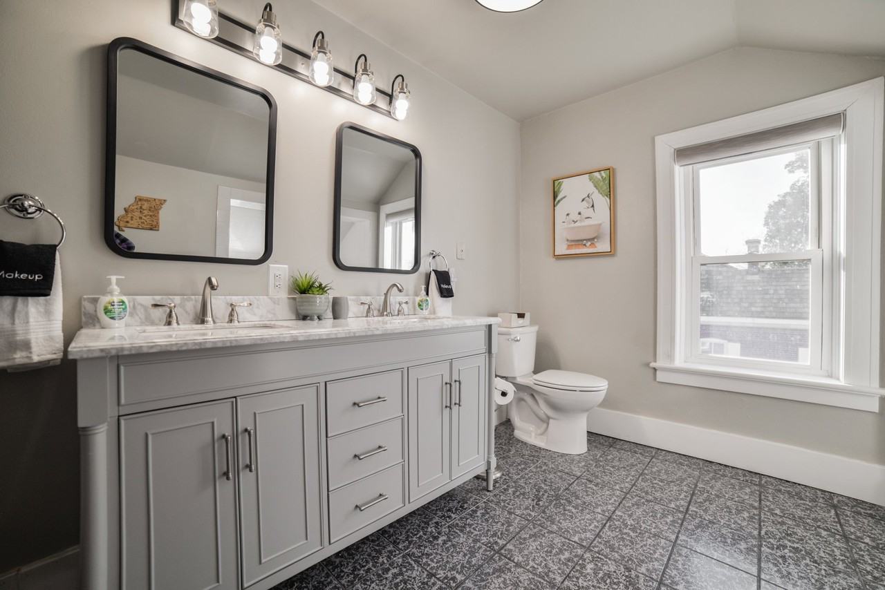 231 Good Hope St #DAWN - Photo 7 of 12