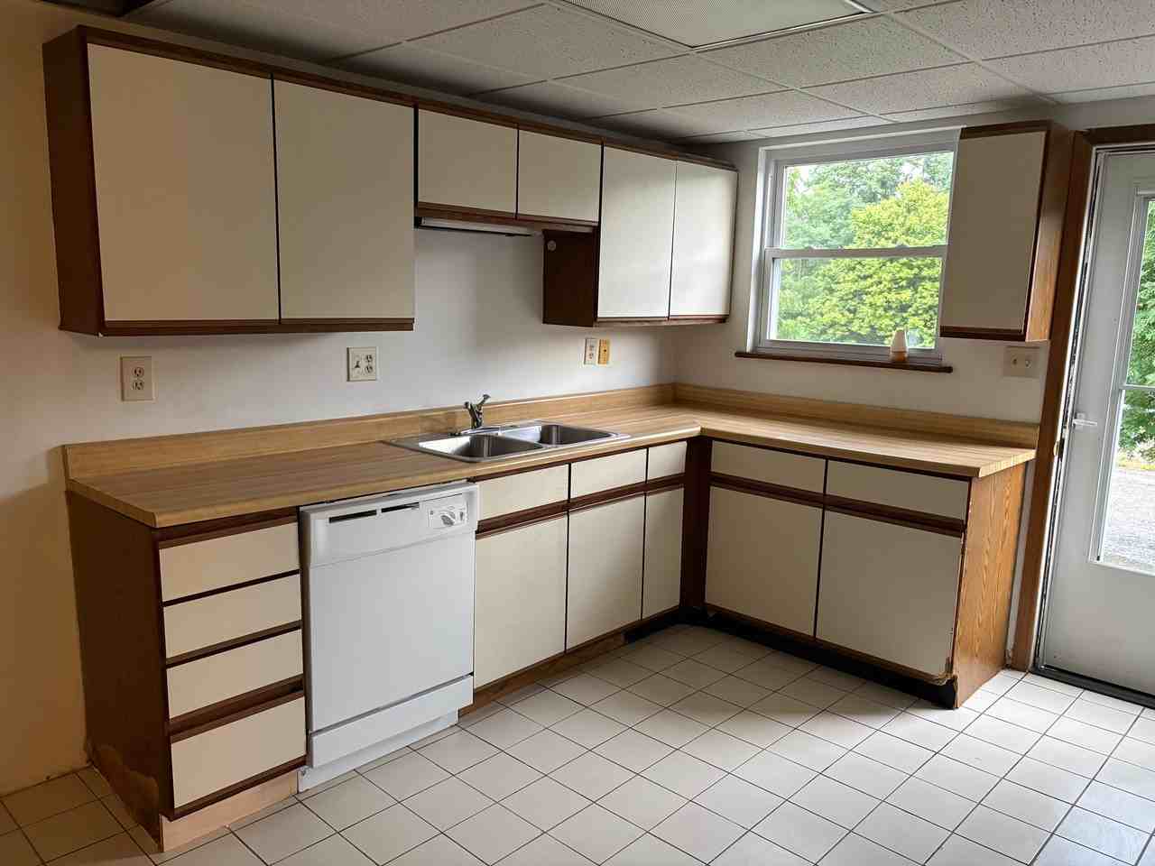 2853R Bedford St #3 - Photo 2 of 9