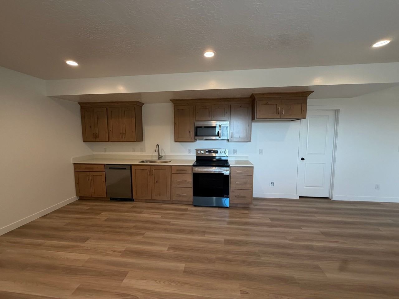 2714 Eagle Dr - Photo 3 of 4
