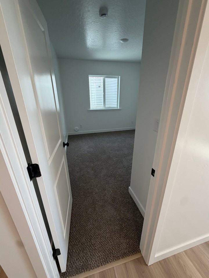2714 Eagle Dr - Photo 4 of 4