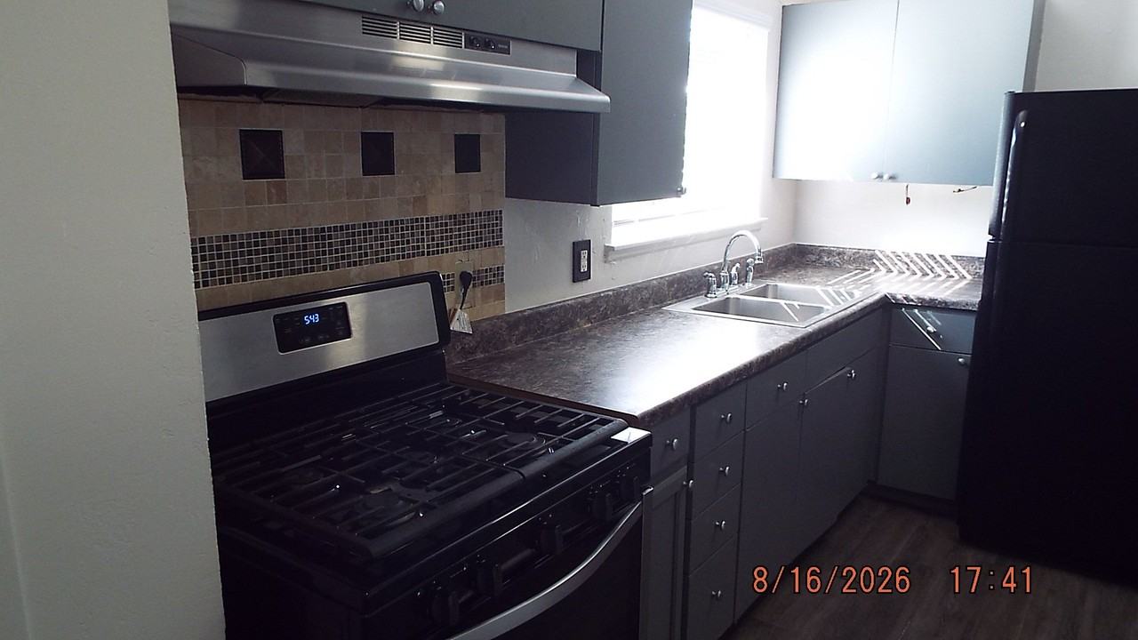 807 Stonegate Dr - Photo 4 of 14