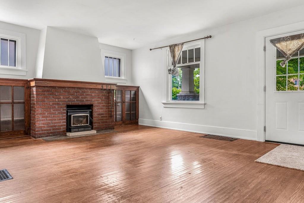 1837 Howell St - Photo 3 of 12