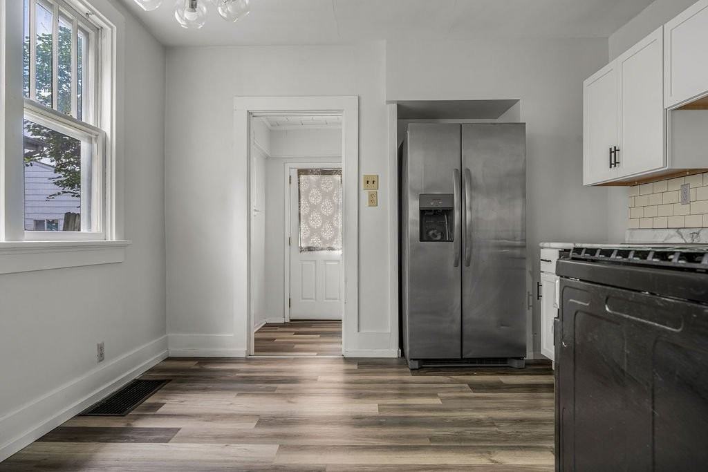 1837 Howell St - Photo 4 of 12