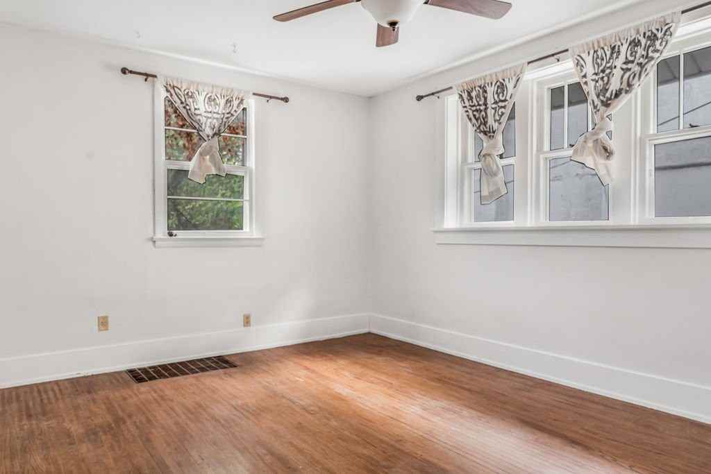 1837 Howell St - Photo 7 of 12