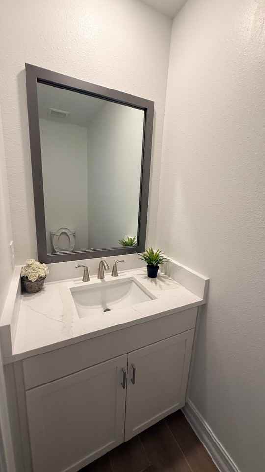 1527 W Chestnut St - Photo 5 of 5
