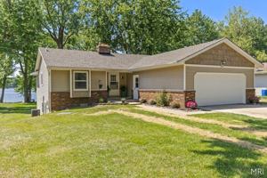featured image of 8303 Cowan Lake Dr Ne