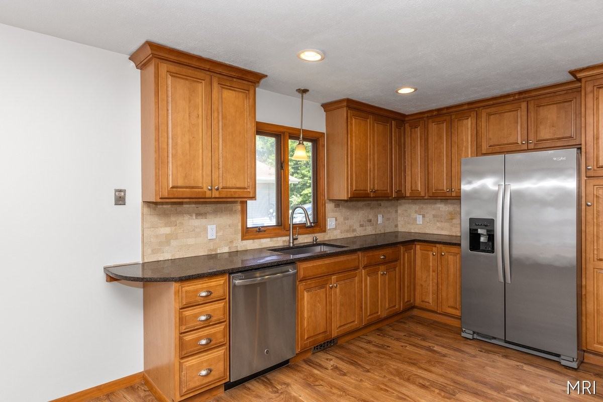 8303 Cowan Lake Dr Ne - Photo 4 of 20