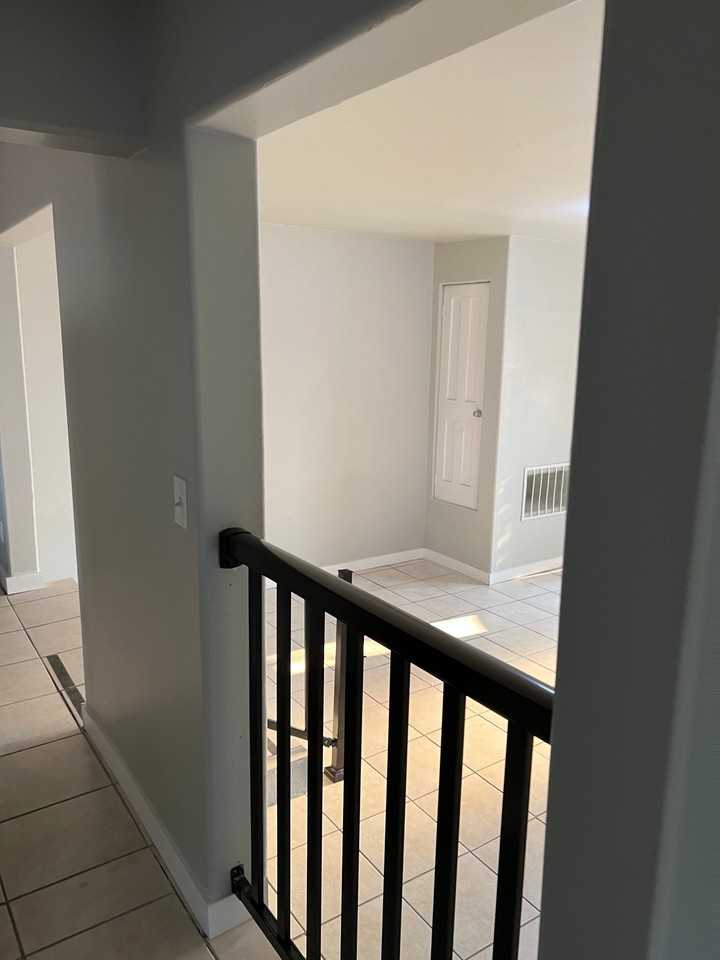 821 Sw Bade Ave - Photo 3 of 20