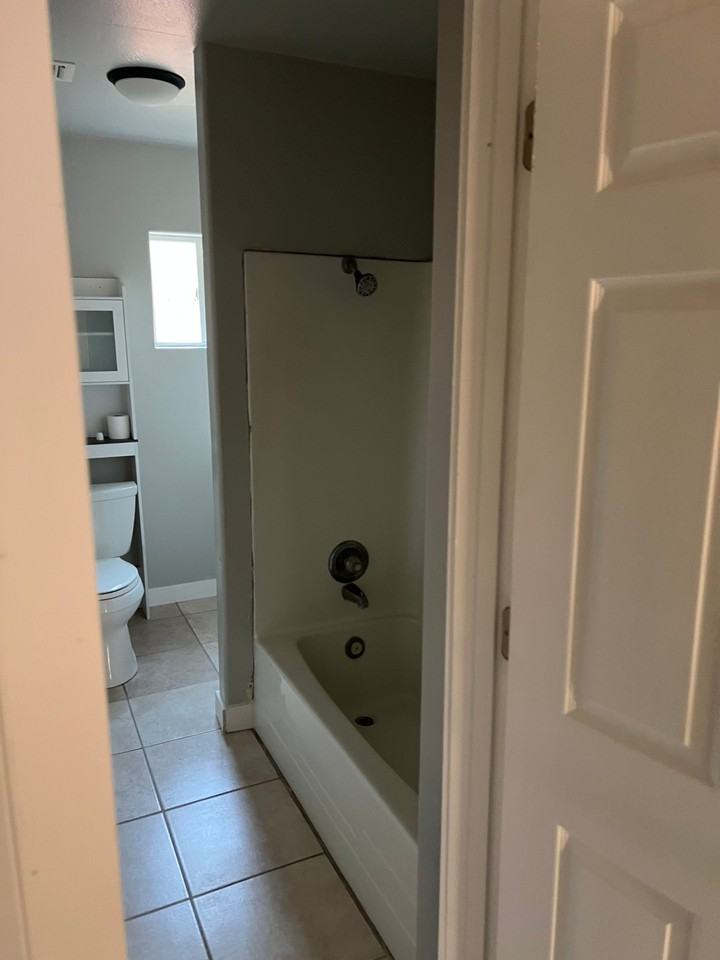 821 Sw Bade Ave - Photo 4 of 20
