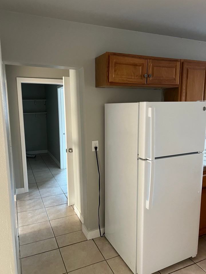 821 Sw Bade Ave - Photo 7 of 20