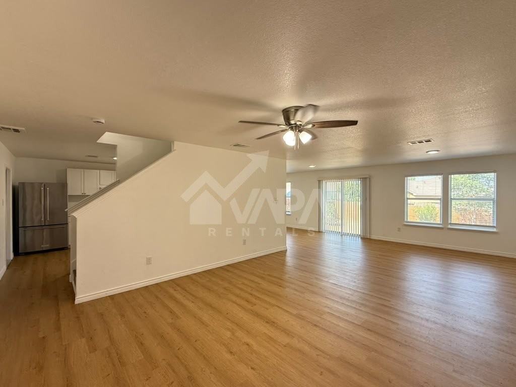 2731 Candleridge Dr - Photo 3 of 17