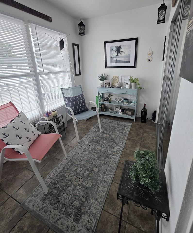 1221 Drew St #B19 - Photo 6 of 13