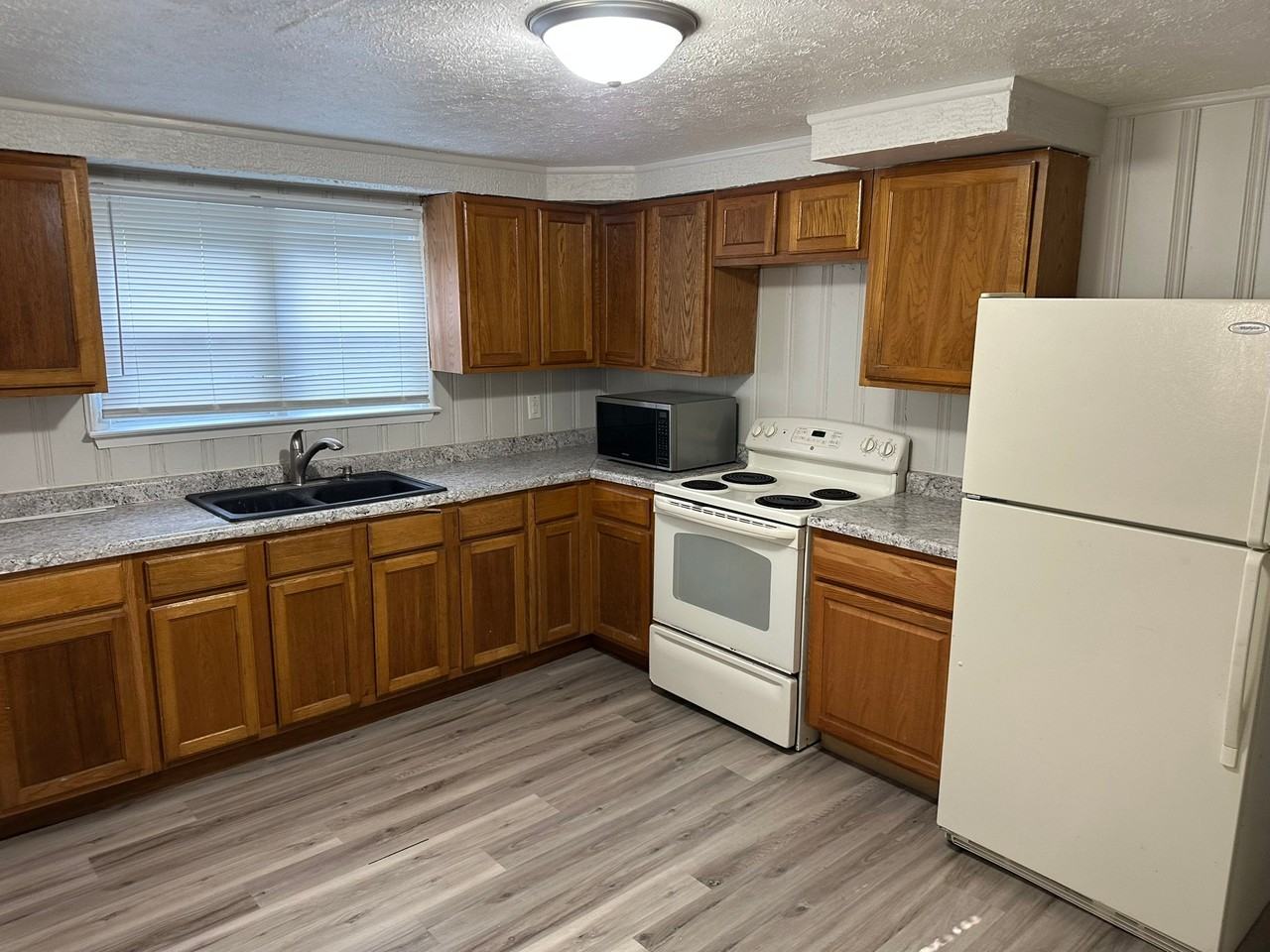 1165 S Drexel Ave - Photo 7 of 8