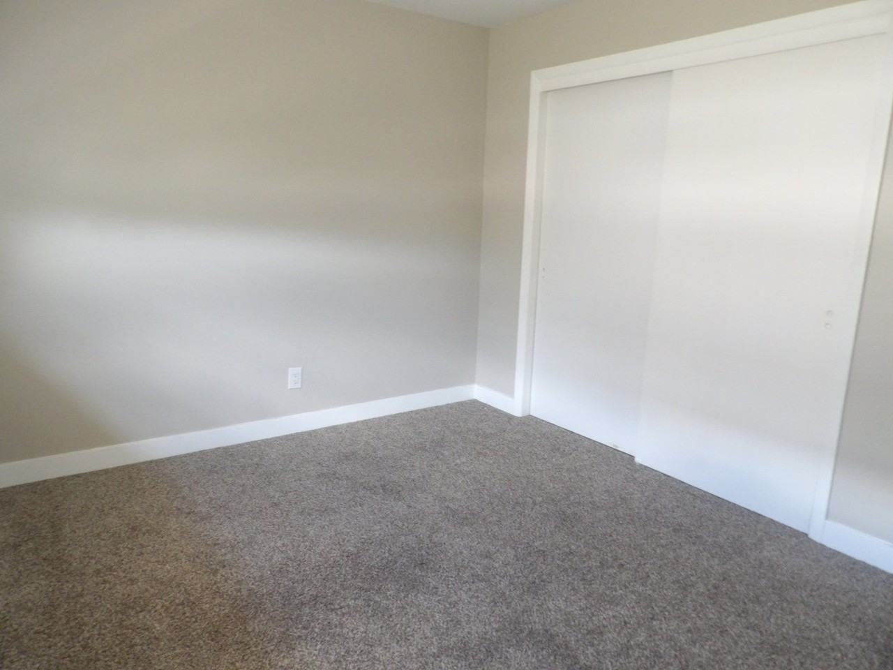 1120 Holland Park Blvd #2 - Photo 5 of 14
