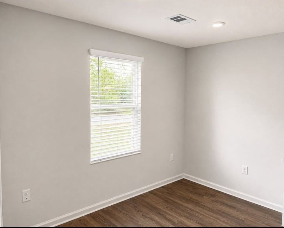 190 E Iris Ln - Photo 4 of 10