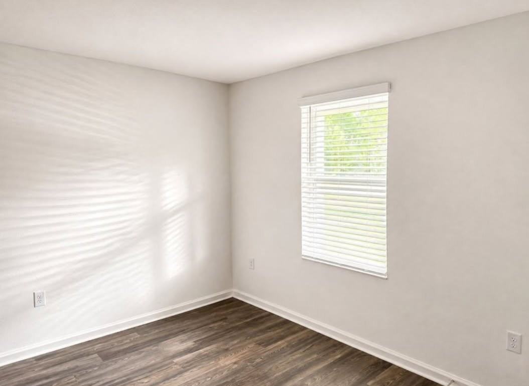 190 E Iris Ln - Photo 5 of 10