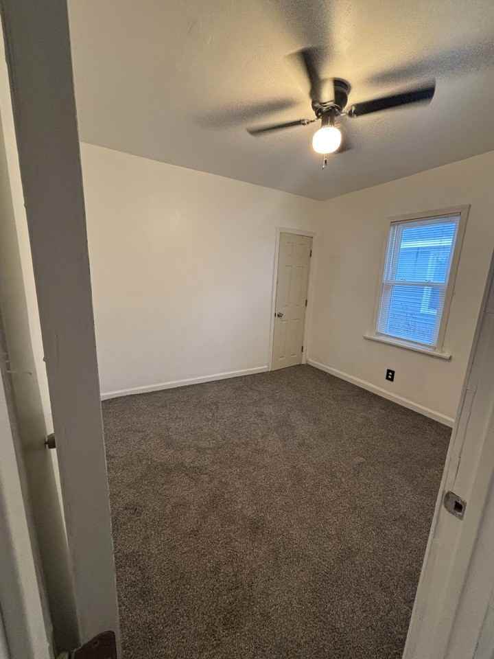 1 Swayze St - Photo 4 of 7