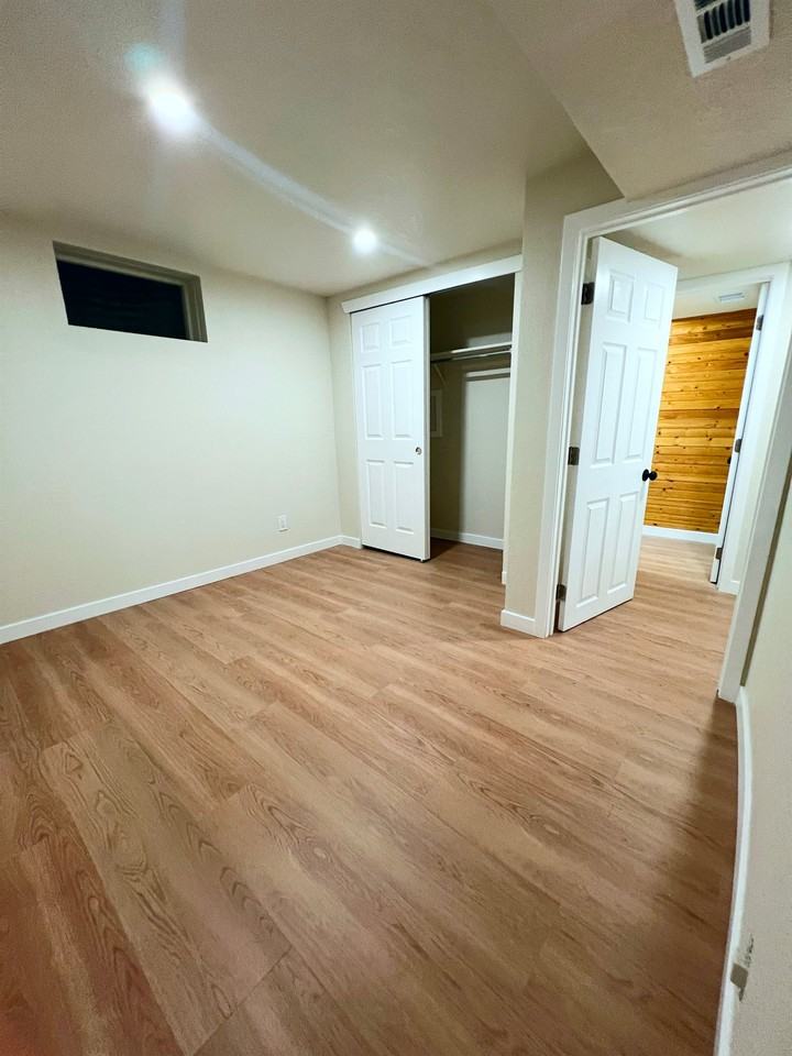 6520 Depew Ct - Photo 4 of 9