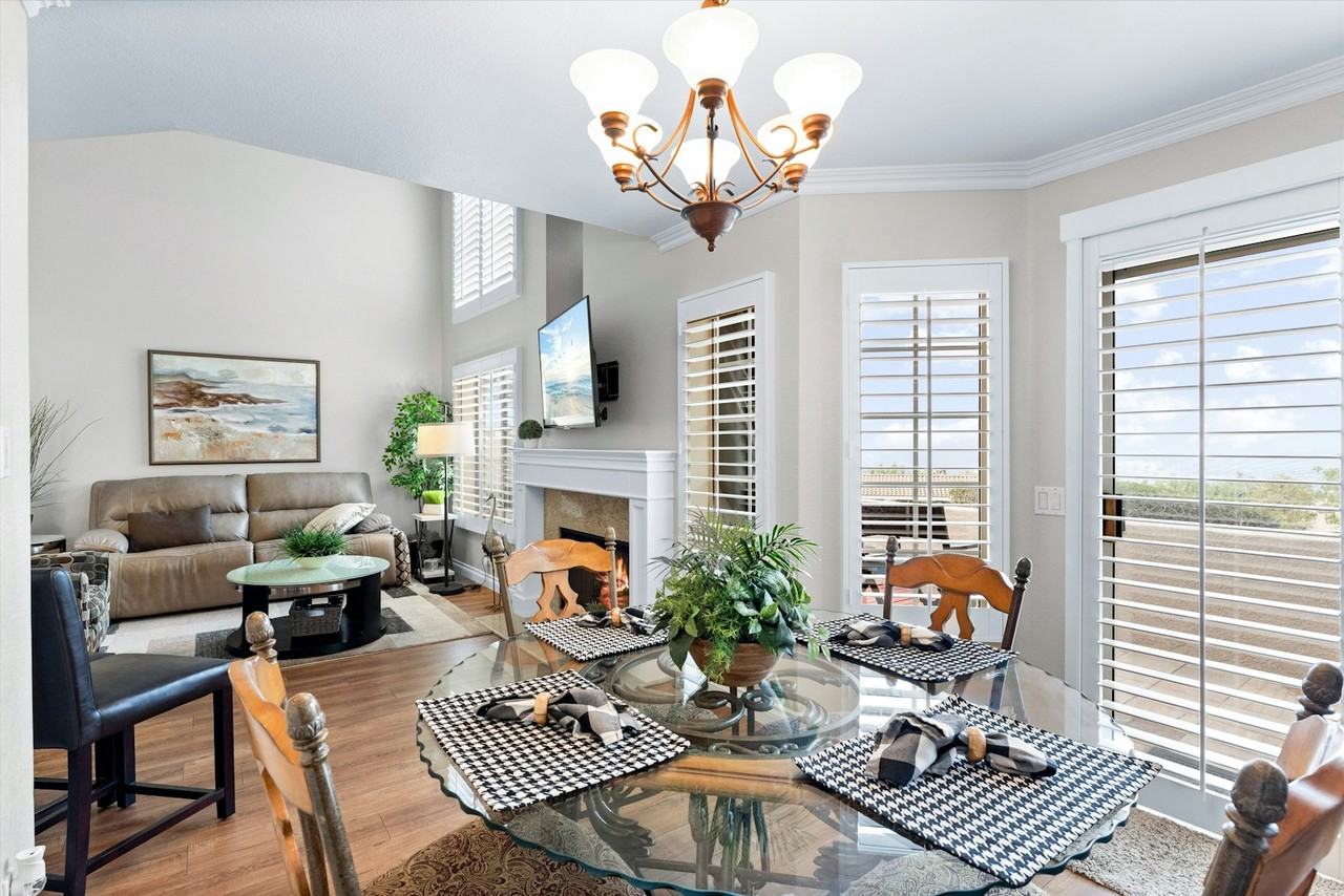 1037 South Daybreak Court - Photo 6 of 44