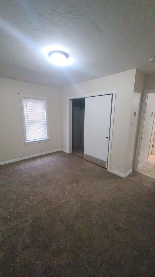 35 Charlton St #1 - Photo 2 of 17