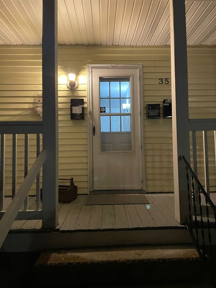 35 Charlton St #1 - Photo 6 of 17