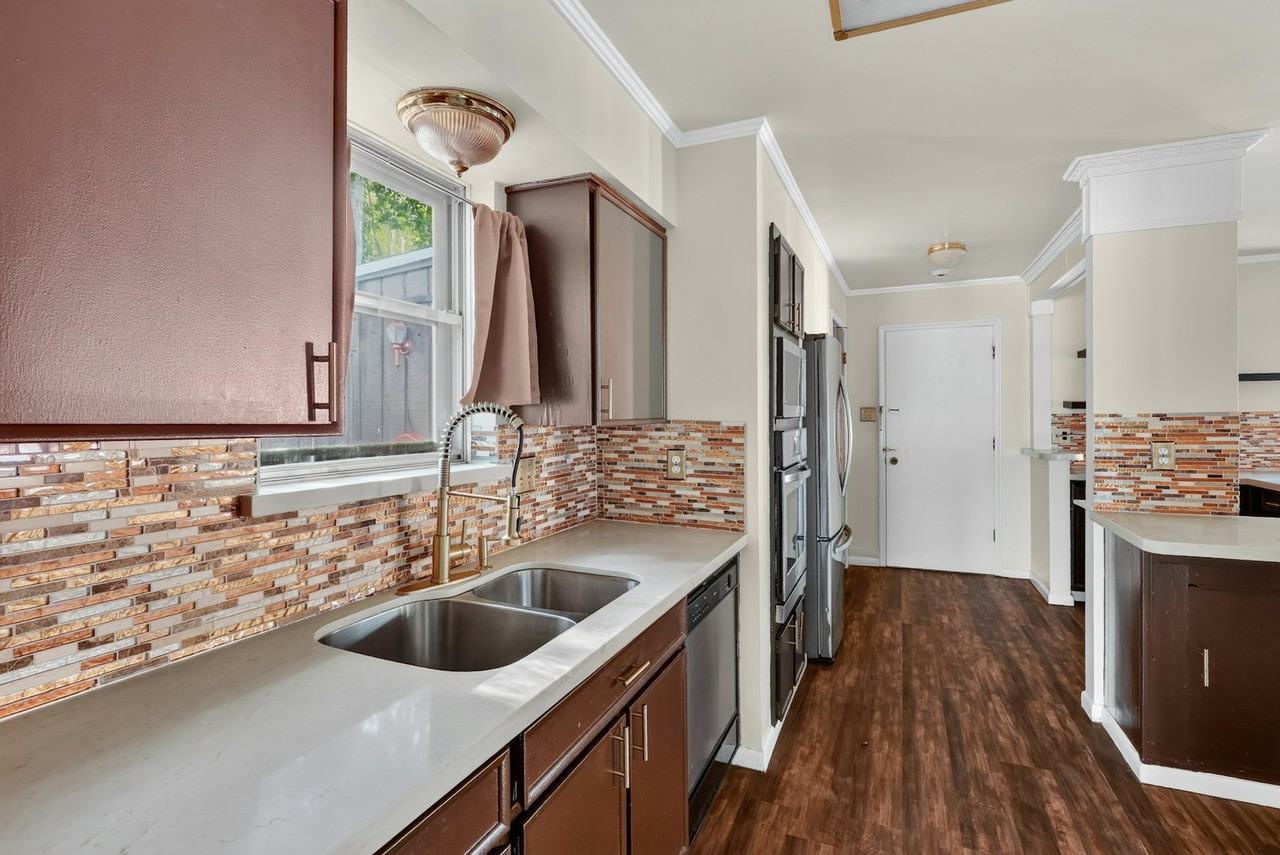9223 Tooley Drive - Photo 7 of 41