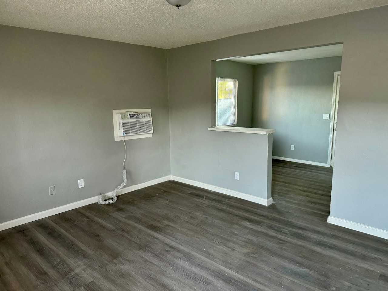 1521 East Barbour Street, Unit C - Photo 7 of 10