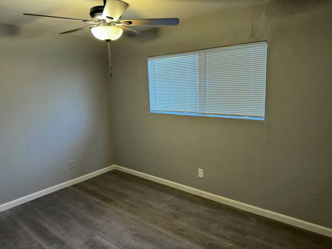 1521 East Barbour Street, Unit C - Photo 4 of 10