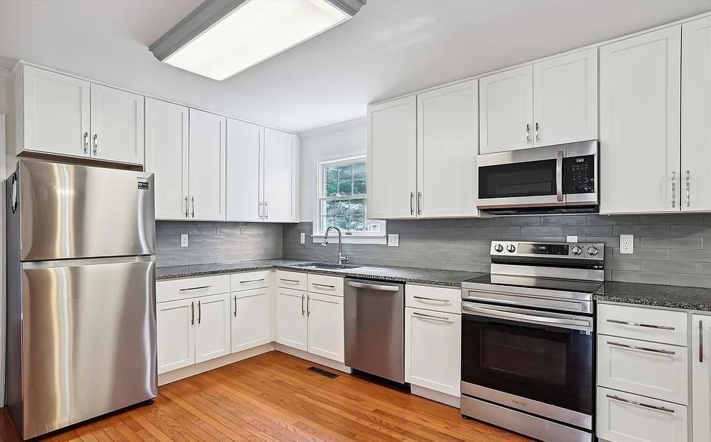 103 Hubtington Ct - Photo 3 of 8