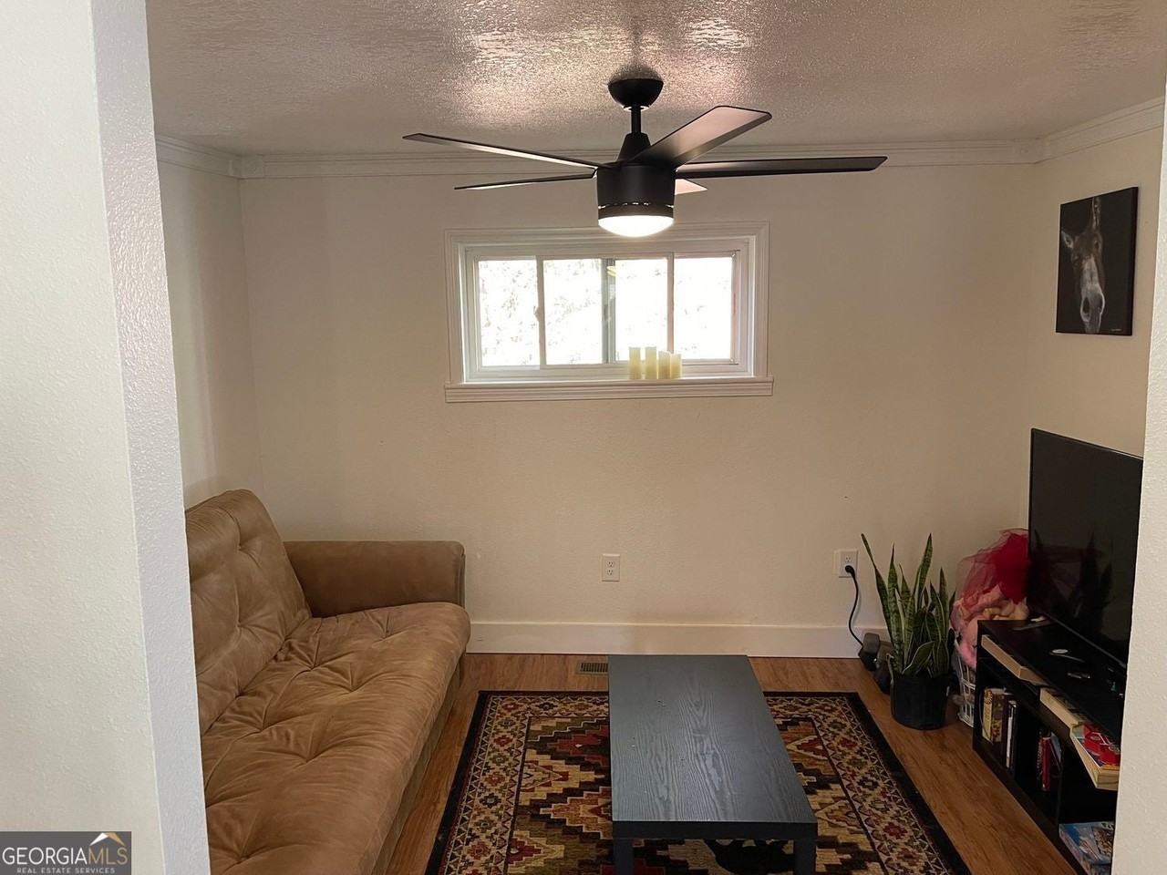 523 Pantertown Cir - Photo 4 of 34