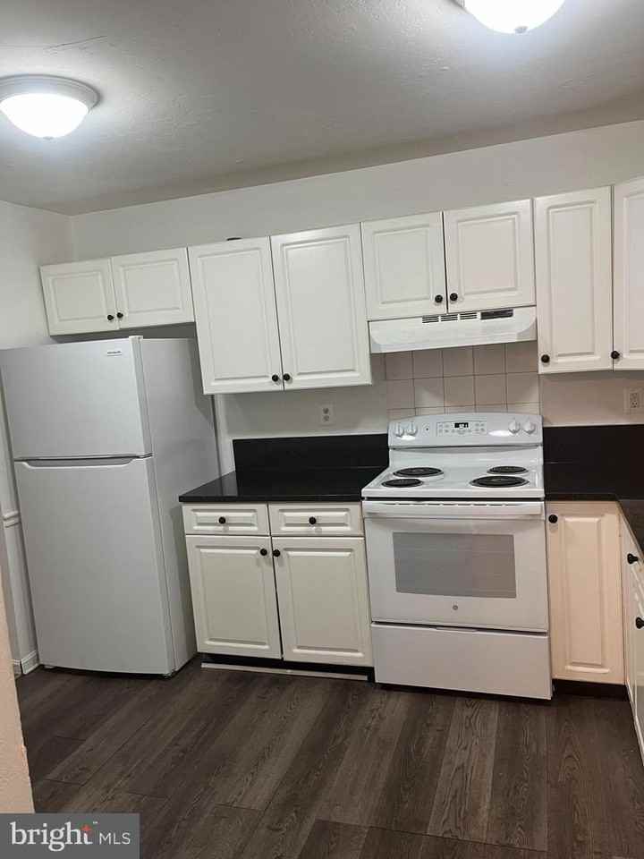 3236 Ryon Ct - Photo 3 of 10