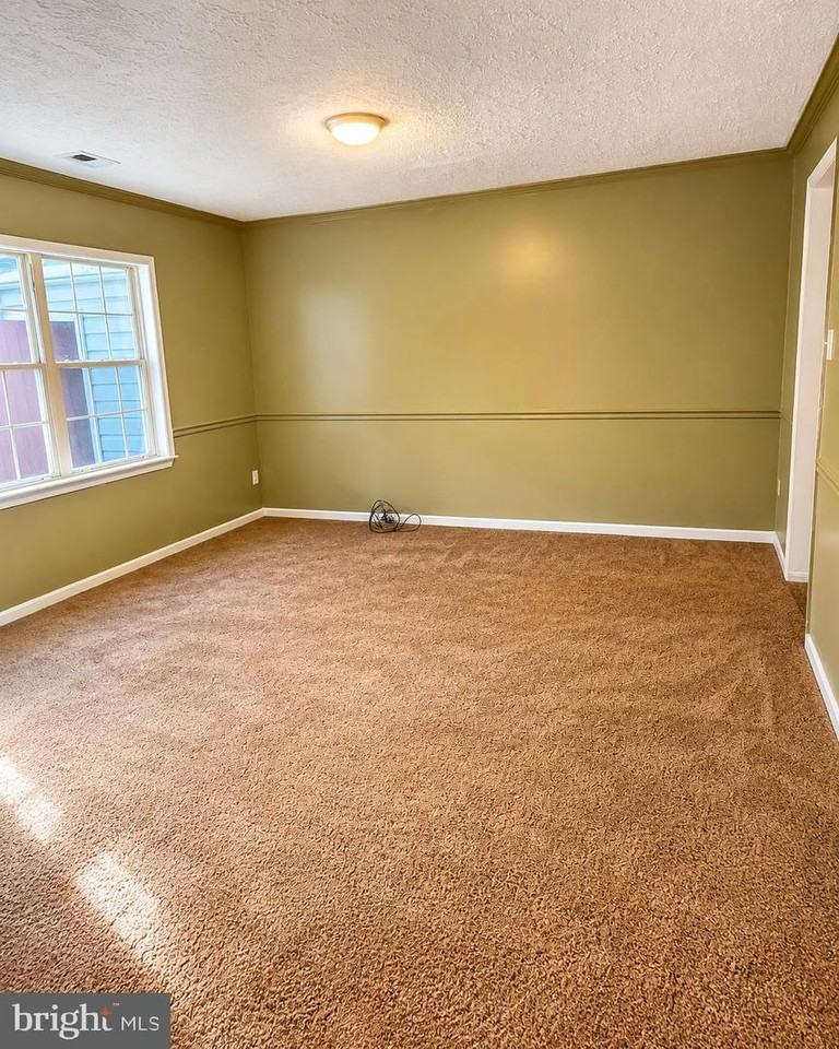3236 Ryon Ct - Photo 4 of 10