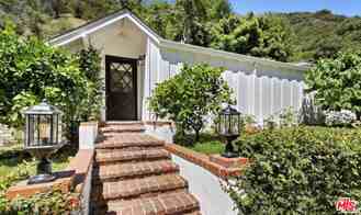 3933 Mandeville Canyon Rd - Photo 1 of 1