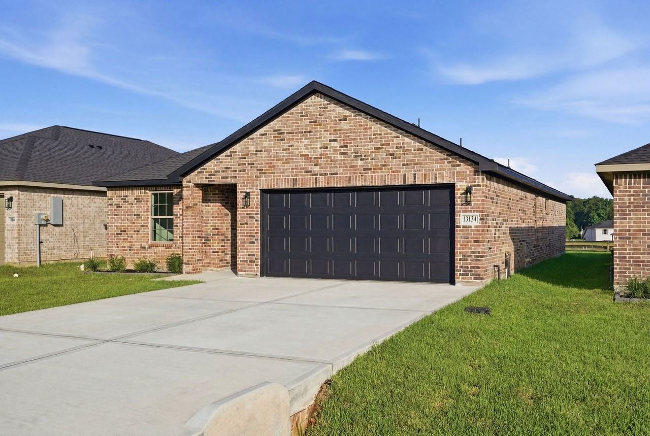 13134 Lake Conroe Bay Rd - Photo 2 of 50