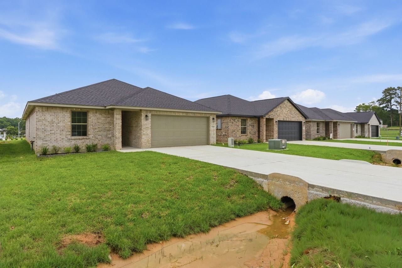 13146 Lake Conroe Bay Rd - Photo 3 of 39