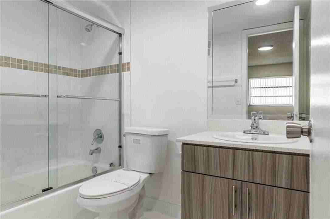 Nw 34th St - Photo 2 of 10