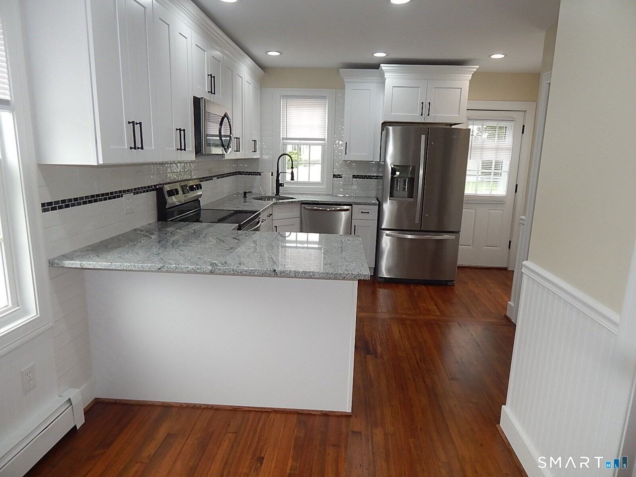 470 E Main St - Photo 3 of 29