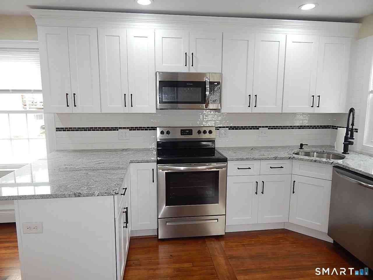 470 E Main St - Photo 4 of 29