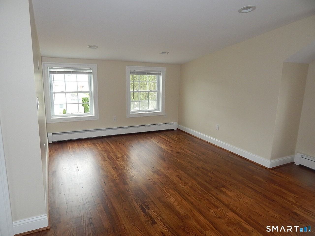 470 E Main St - Photo 7 of 29