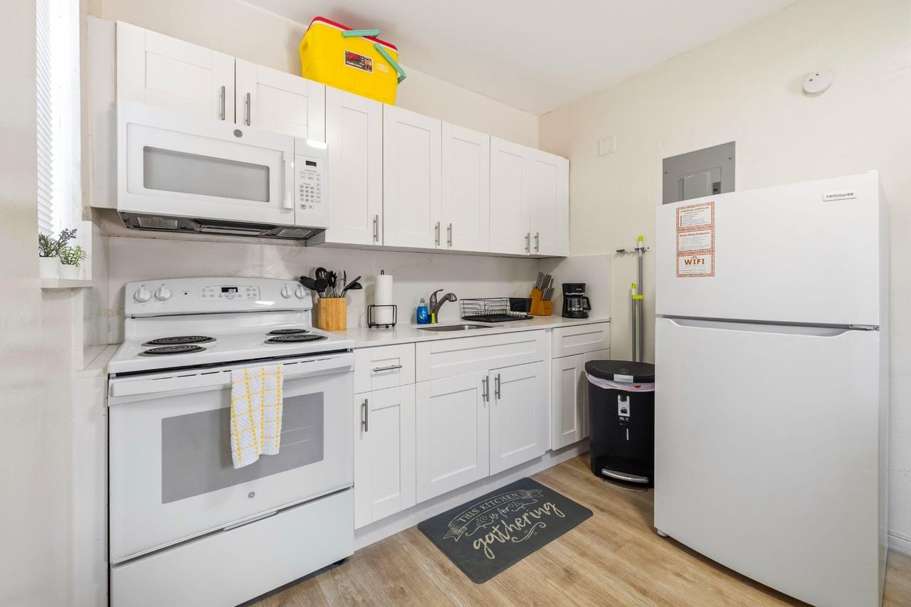 Sw 17th Ct - Photo 3 of 11