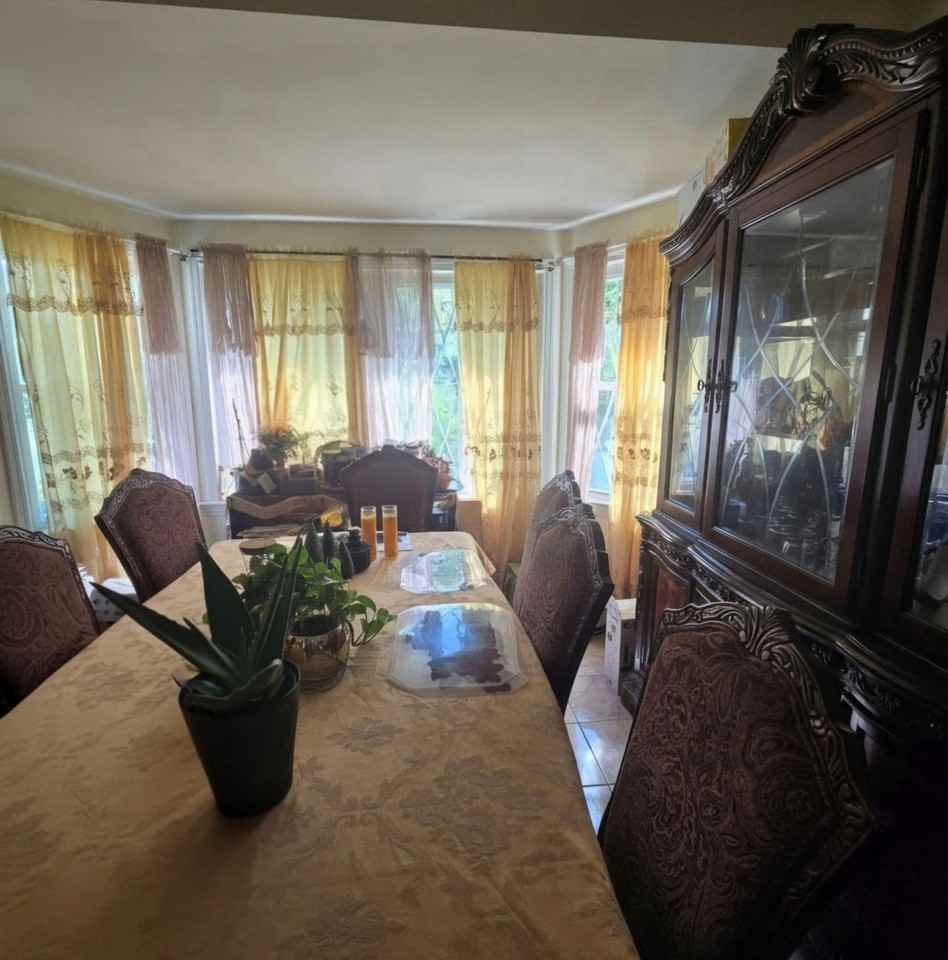 Tudor Cres - Photo 2 of 13
