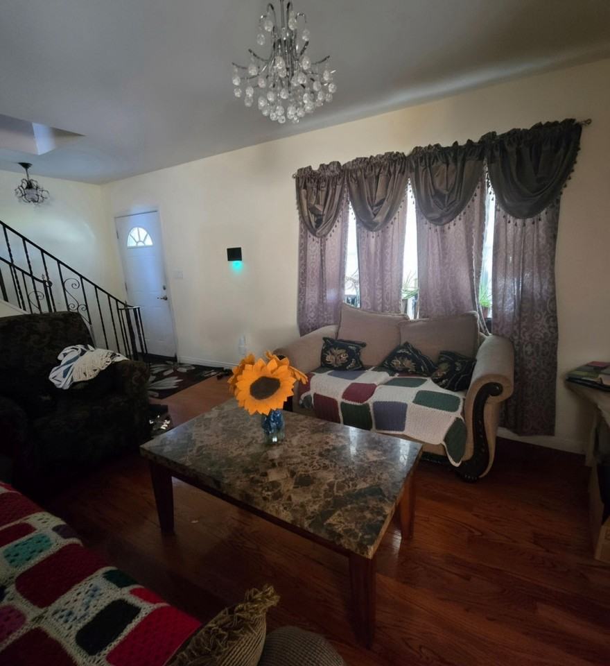 Tudor Cres - Photo 3 of 13