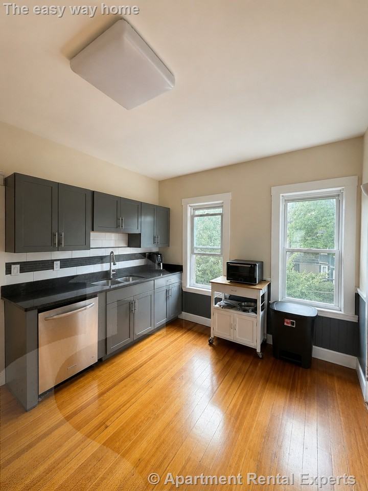 14 Warner St #2 - Photo 2 of 16