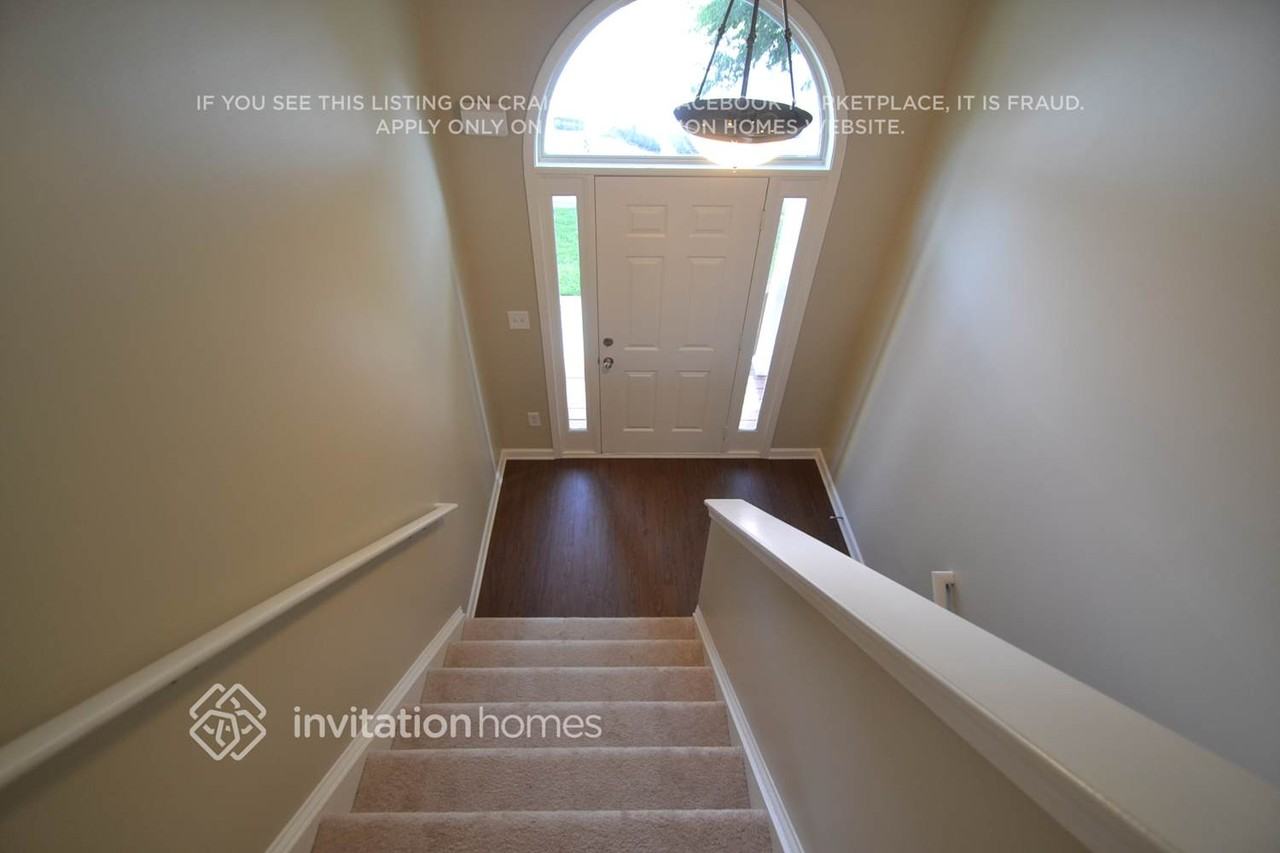 2959 Meadow Point Dr - Photo 2 of 9