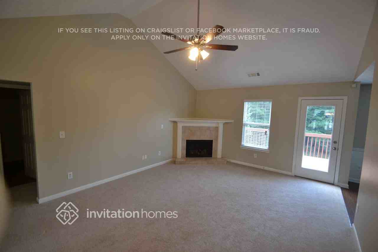 2959 Meadow Point Dr - Photo 3 of 9