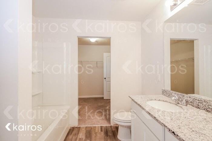 266 Christopher St - Photo 7 of 15