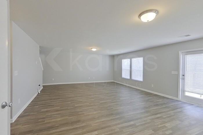 262 Christopher St - Photo 2 of 26